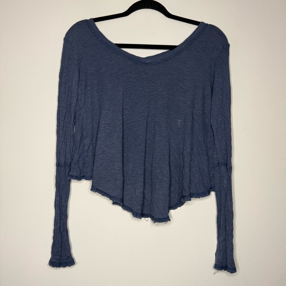 Y2K 90s Lightweight Slouchy Blue Long Sleeve Distressed Hem Tee Tshirt